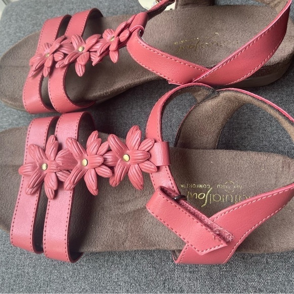 NEW Women’s memory foam sandal - Picture 3 of 8